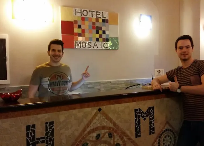 Mosaic Hostal Roma